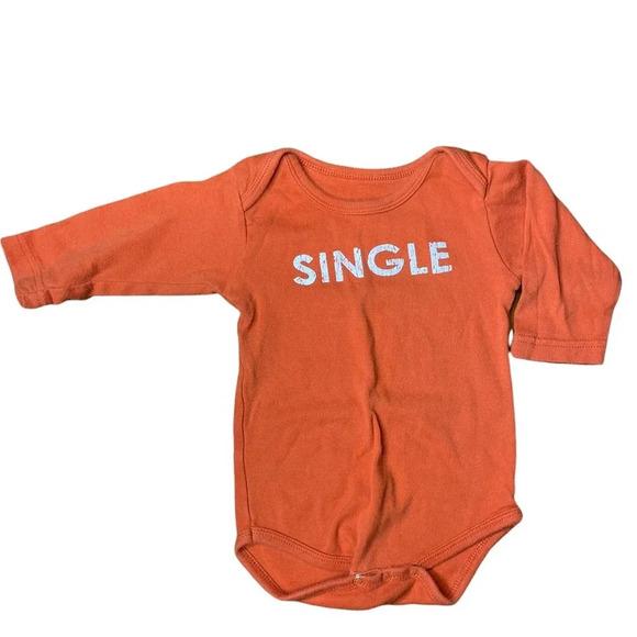 Punkster ‘SINGLE’ Graphic Long Sleeve Onesie Size 6-12 Months - Picture 1 of 3